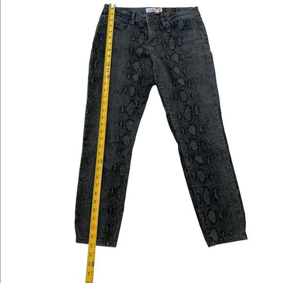 Royalty For Me Python Print Mid Rise Pants Size 6 - Picture 6 of 17